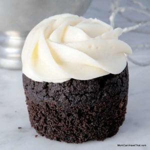 This German Buttercream Frosting is Low Carb, Gluten-free, Dairy-Free and silky smooth! | http://lowcarbmaven.com