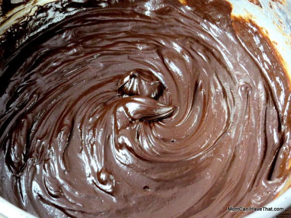 Chocolate ganache cake frosting
