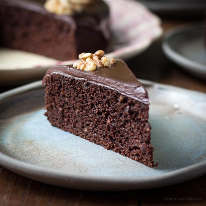 Eggless chocolate walnut cake - SecondRecipe