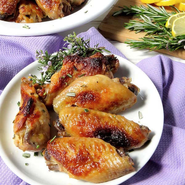 Lemon Garlic & Rosemary Chicken Wings | lowcarbmaven.com