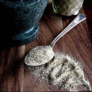 A Garlic & Herb Seasoning Blend that is so versatile it can be used in soups, savory crackers and crusts, in salad dressings or as a rub for grilled meats.| low carb, gluten-free, dairy-free, Paleo | lowcarbmaven.com