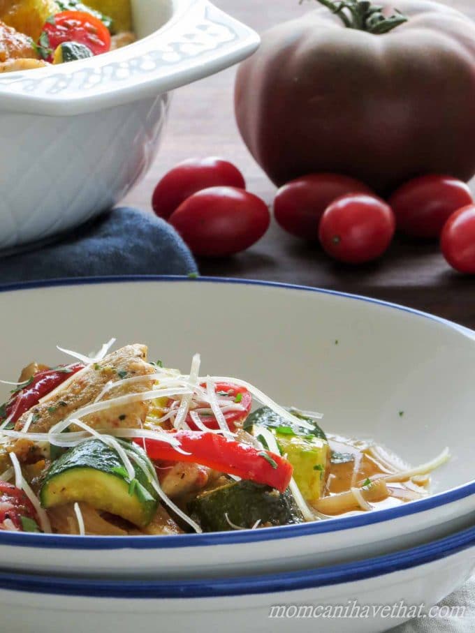 Italian Chicken and vegetable stir-fry is a healthy ketogenic dinner of boneless chicken breast, squash, bell peppers, onions and a flavorful sauce. The perfect low carb dinner.