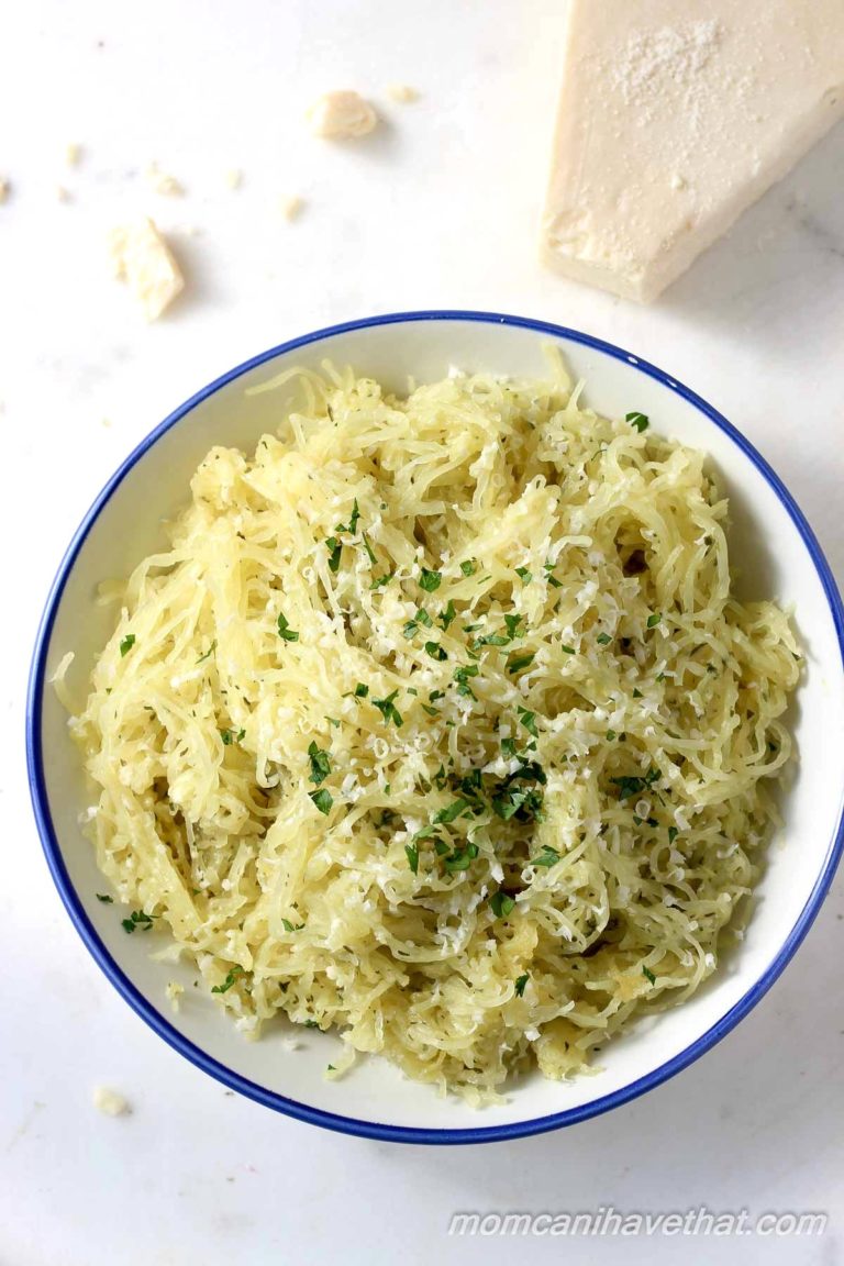 Spaghetti Squash with Garlic and Parsley - simple, wholesome ingredients deliver spectacular flavor | Low carb, Gluten-free, Dairy-free, Paleo, Keto, THM | lowcarbmaven.com