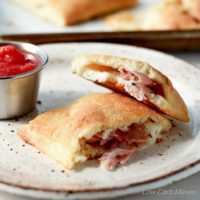 Low Carb Ham and Cheese Pockets make a great snack at 3 net carbs each! | low carb, gluten-free, Keto, THM