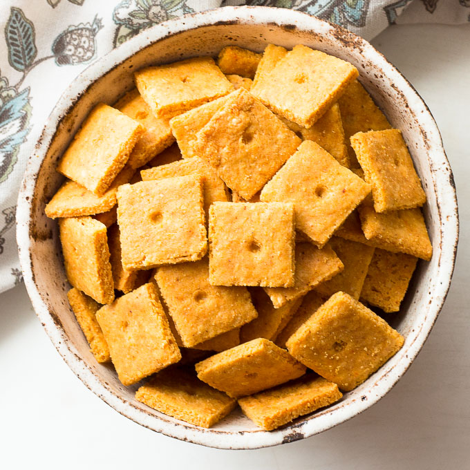 These low carb cheddar cheese crackers are flaky and crispy like the real thing. Keto.