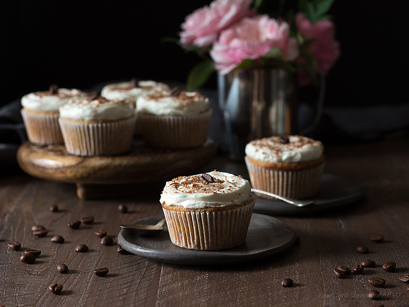 Low Carb Vanilla latte cupcakes with whipped cream frosting: lchf keto dessert