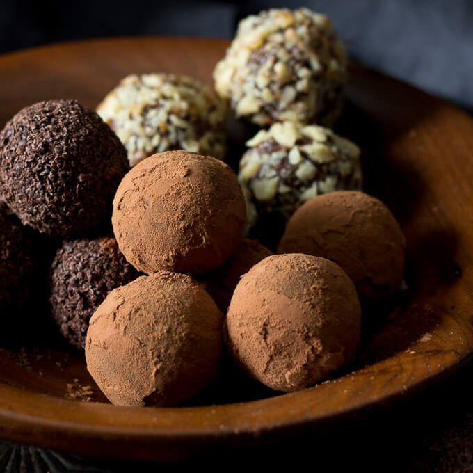 Chocolate Whisky Balls - Champagne and Chips