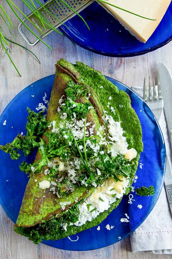 This green omelette is the perfect low carb breakfast!