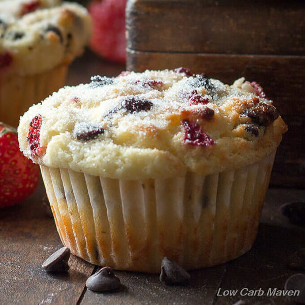 Low Carb Strawberry Chocolate Chip Muffins (sugarfree, keto) Low