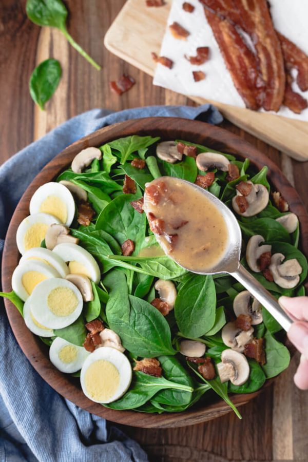 Spinach Salad With Warm Bacon Dressing #spinachsalad #warmbacondressing #baconvinaigrette #lowcarb